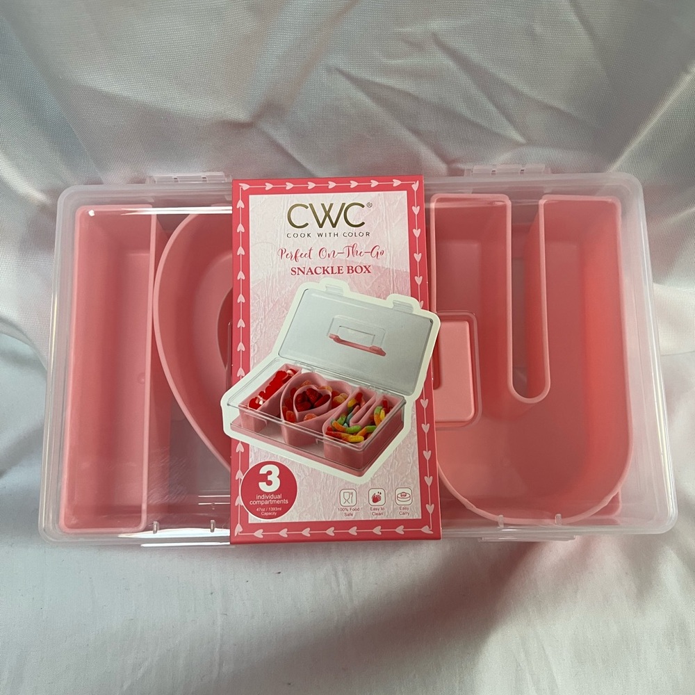 I❤️U Snackle Box With Two Pink Ducks For Mother's Day - Picture 2 of 8